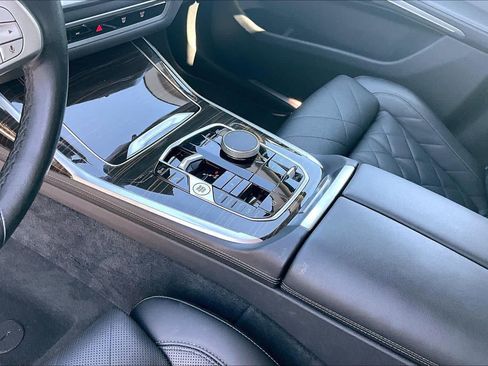 Certified 2024 BMW X7 xDrive40i AWD/4WD image 17
