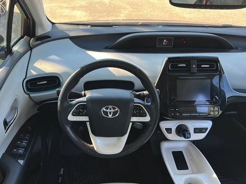 Used 2017 Toyota Prius Four w/ Advanced Technology Package FWD image 26
