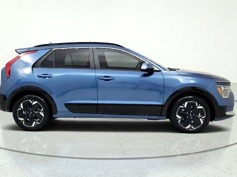 Used 2023 Kia Niro Wind FWD image 10