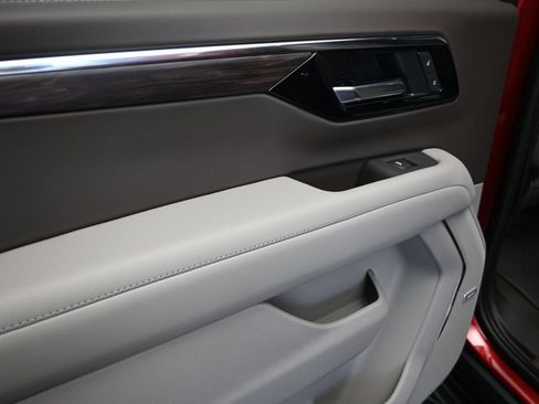 New 2026 Chevrolet Suburban LT w/ Comfort Package RWD image 15
