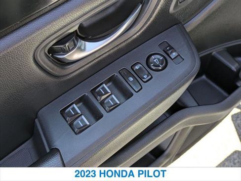 Used 2023 Honda Pilot EX-L image 13