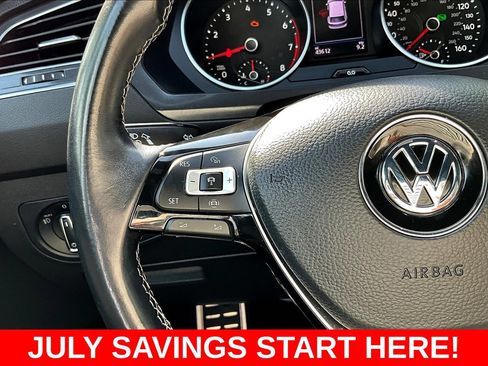 Used 2021 Volkswagen Tiguan SEL AWD/4WD image 14