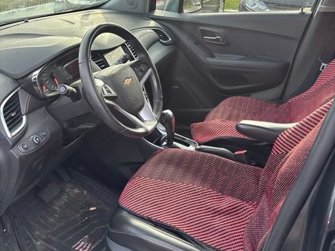 Used 2018 Chevrolet Trax Premier w/ LPO, Protection Package AWD/4WD image 25