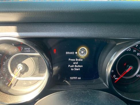 Used 2020 Jeep Gladiator Mojave w/ Dual Top Group AWD/4WD image 10