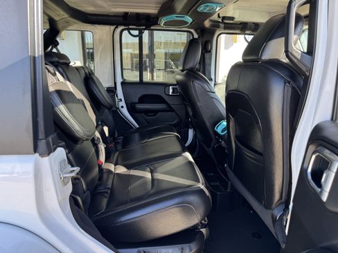 Used 2022 Jeep Wrangler Unlimited Sahara w/ Cold Weather Group image 26