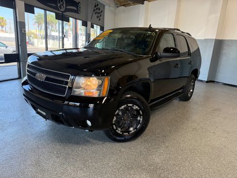 Used 2011 Chevrolet Tahoe LT RWD image 3