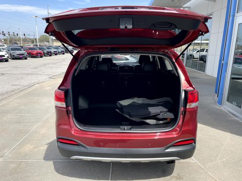 Used 2016 Kia Sorento EX image 9