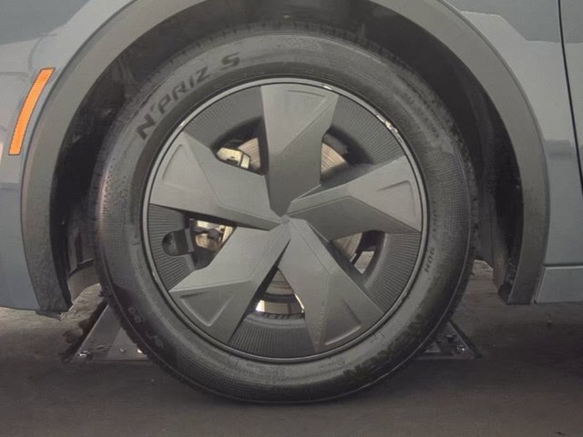 Used 2026 Toyota Prius LE FWD image 19