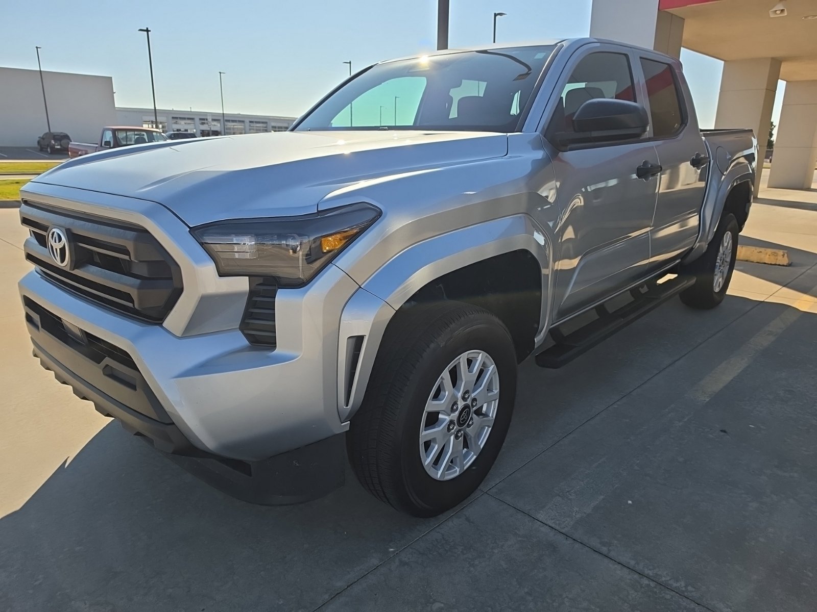 Used 2025 Toyota Tacoma SR AWD/4WD image 3