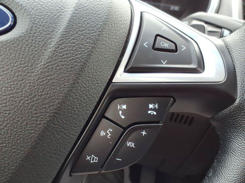 Used 2018 Ford Edge Titanium w/ Equipment Group 302A AWD/4WD image 25