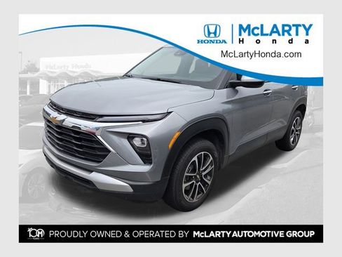 Used 2024 Chevrolet TrailBlazer LT AWD/4WD image 1
