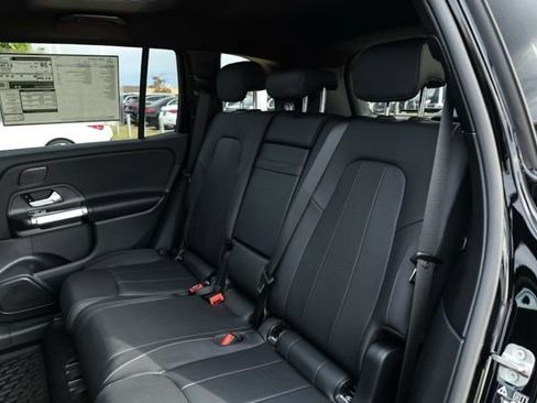 Used 2024 Mercedes-Benz GLB 250 image 25