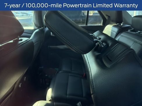 Used 2023 Ford Explorer Limited image 4