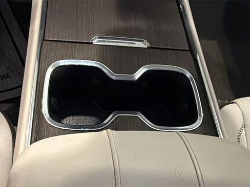 Used 2024 GMC Acadia Denali image 31