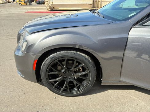 Used 2018 Chrysler 300 Touring w/ Sport Appearance Package image 10