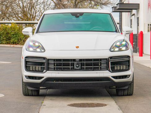 Used 2020 Porsche Cayenne Turbo AWD/4WD image 53
