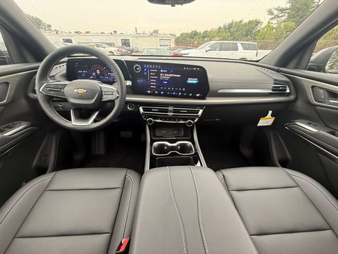 New 2026 Chevrolet Traverse LT w/ Sun and Wheel Package FWD image 27