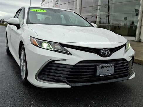 Certified 2022 Toyota Camry LE image 2