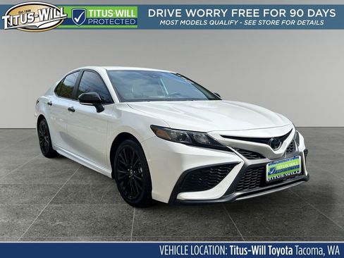 Used 2022 Toyota Camry SE w/ Convenience Package FWD image 1