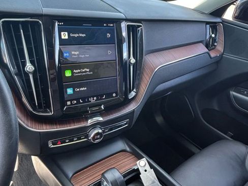 Used 2023 Volvo XC60 B5 Plus image 12