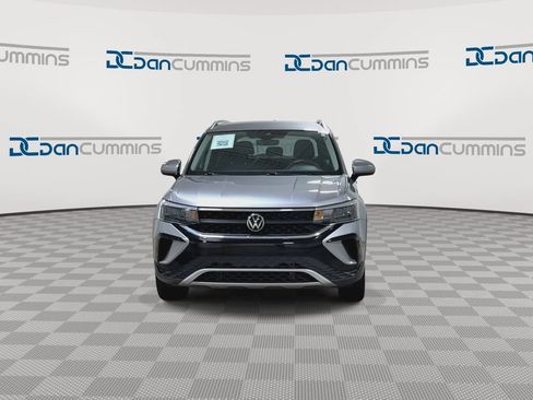 Used 2024 Volkswagen Taos SE FWD image 3