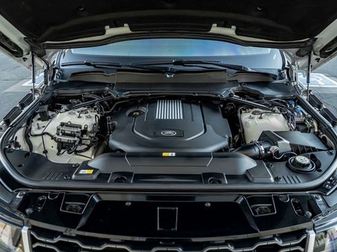 Used 2018 Land Rover Range Rover Sport HSE image 33
