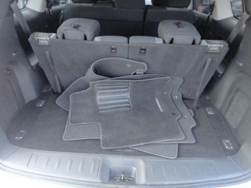 Used 2017 Nissan Pathfinder S image 11