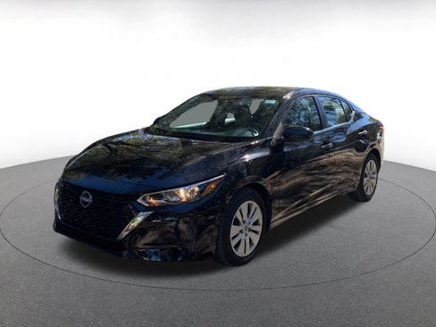 Used 2025 Nissan Sentra S image 3
