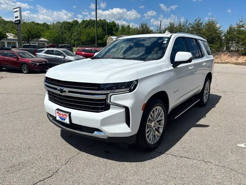 Used 2023 Chevrolet Tahoe LT w/ LT Signature Plus Package AWD/4WD image 3