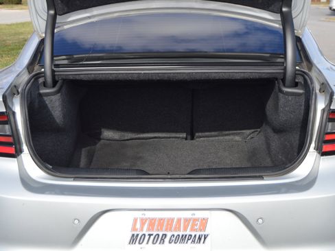 Used 2019 Dodge Charger SXT w/ Driver Confidence Group image 14