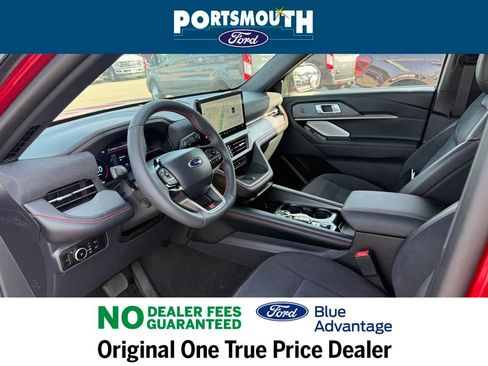 Certified 2025 Ford Explorer ST image 3