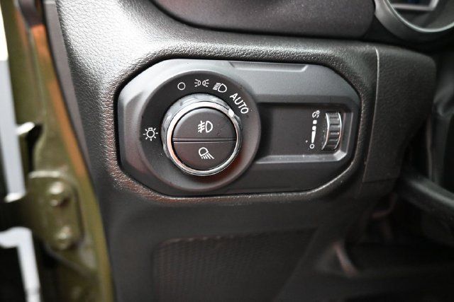 Used 2023 Jeep Gladiator Mojave w/ Cold Weather Group AWD/4WD image 17