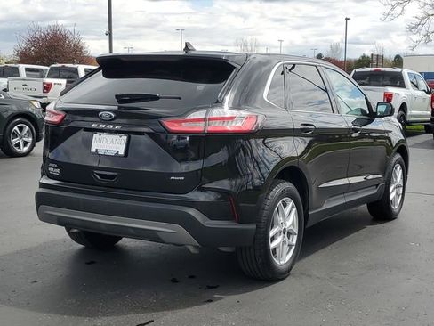 Certified 2024 Ford Edge SEL w/ Convenience Package AWD/4WD image 3