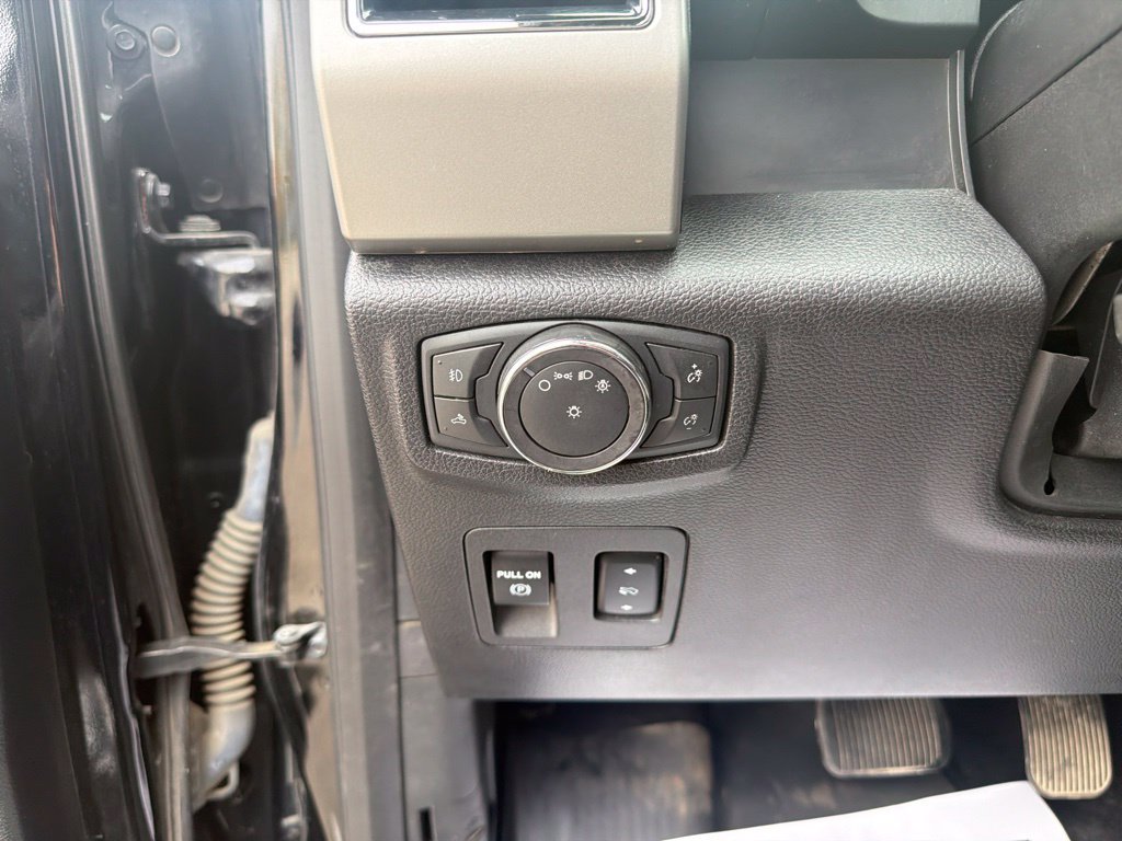 Used 2018 Ford F150 Lariat w/ FX4 Off-Road Package AWD/4WD image 25