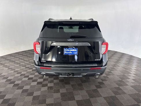 Used 2021 Ford Explorer XLT w/ Equipment Group 202A image 7