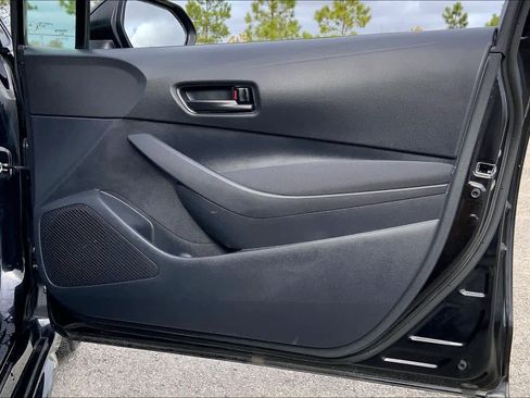 Used 2025 Toyota Corolla LE image 21