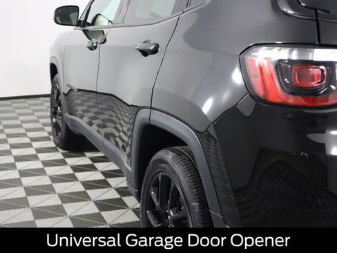 Used 2024 Jeep Compass Latitude w/ Convenience Group AWD/4WD image 27