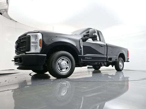 New 2026 Ford F250 XL w/ XL Driver Assist Package RWD image 28