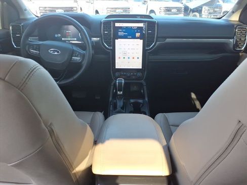 Certified 2024 Ford Ranger Lariat w/ Trailer Tow Package image 18