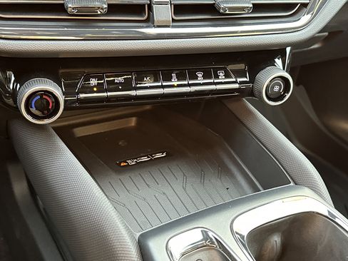 New 2026 Chevrolet Equinox EV RS image 23