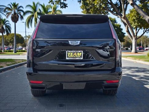 Used 2023 Cadillac Escalade Premium Luxury image 6