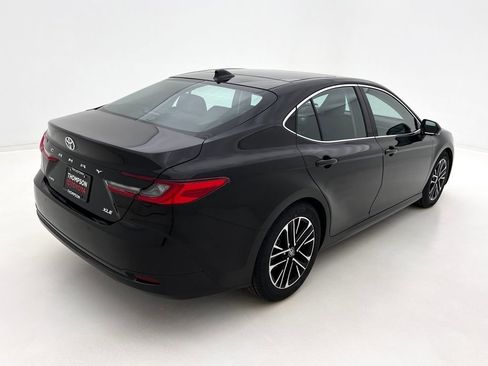 Used 2025 Toyota Camry XLE w/ Premium Plus Package image 7