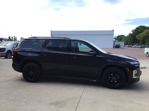 Used 2023 Chevrolet Traverse LT w/ Midnight/Sport Edition AWD/4WD image 3