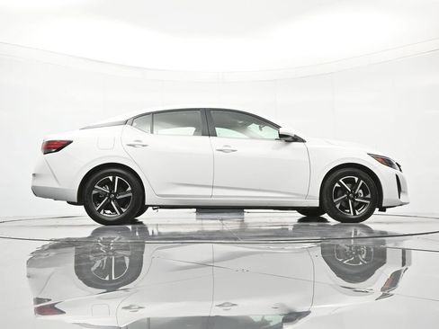 Used 2024 Nissan Sentra SV FWD image 38
