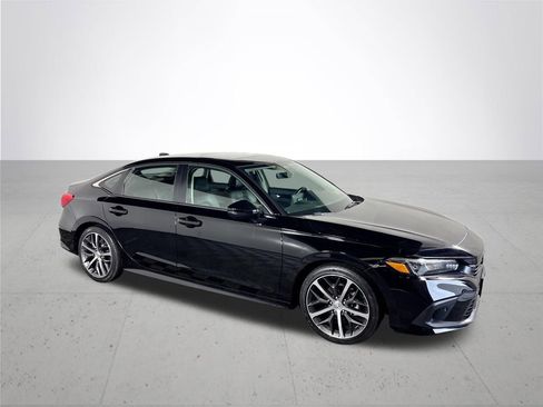 Used 2024 Honda Civic Touring image 4