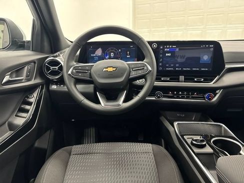 New 2026 Chevrolet Equinox LT w/ Safety and Technology Package FWD image 23