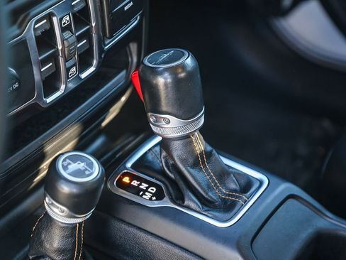 Used 2023 Jeep Gladiator Overland image 20