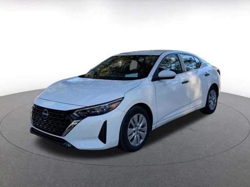 Used 2025 Nissan Sentra S image 3