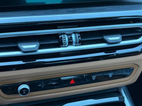 Used 2023 BMW 330i w/ Premium Package image 26