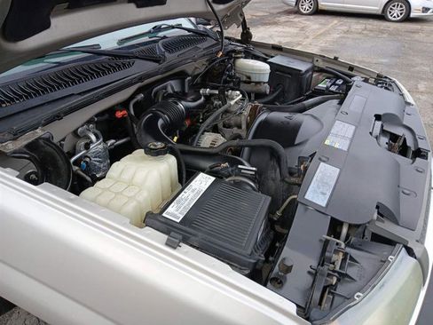 Used 2004 Chevrolet Silverado 1500 W/T image 18